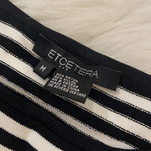 ✨Cinched Waist Top✨ - Picture 3 of 3